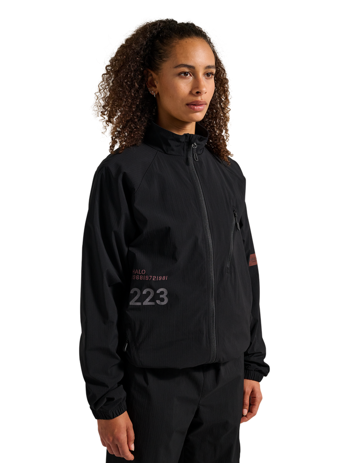HALO STEEL JACKET, BLACK, model