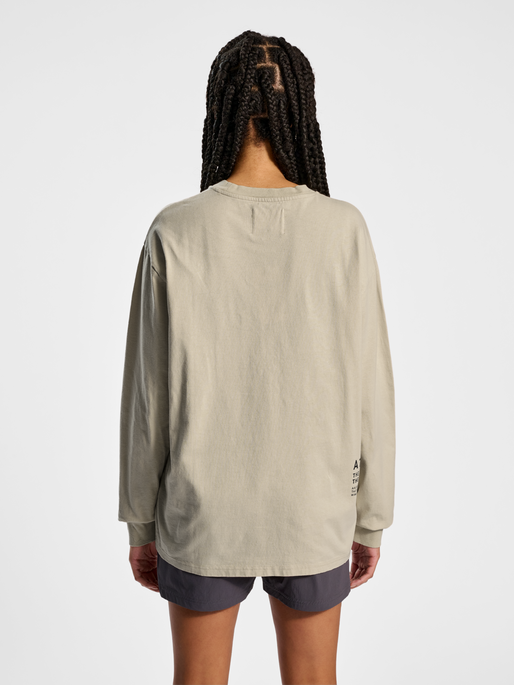 HALO HEAVY GRAPHIC T-SHIRT L/S, OYSTER GRAY, model