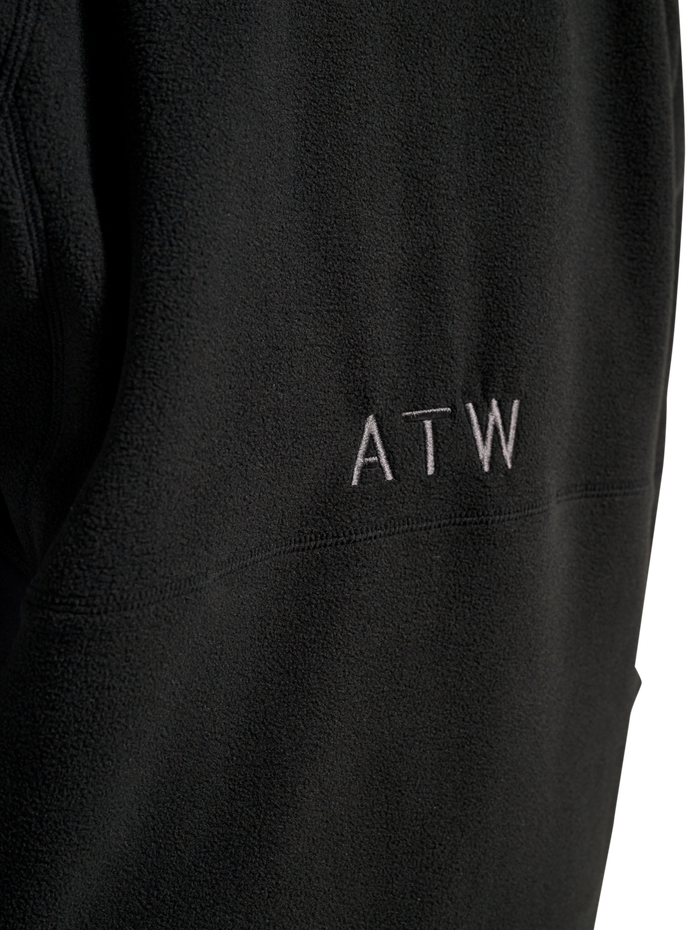 HALO TEDDYFLEECE PULLOVER, BLACK, model
