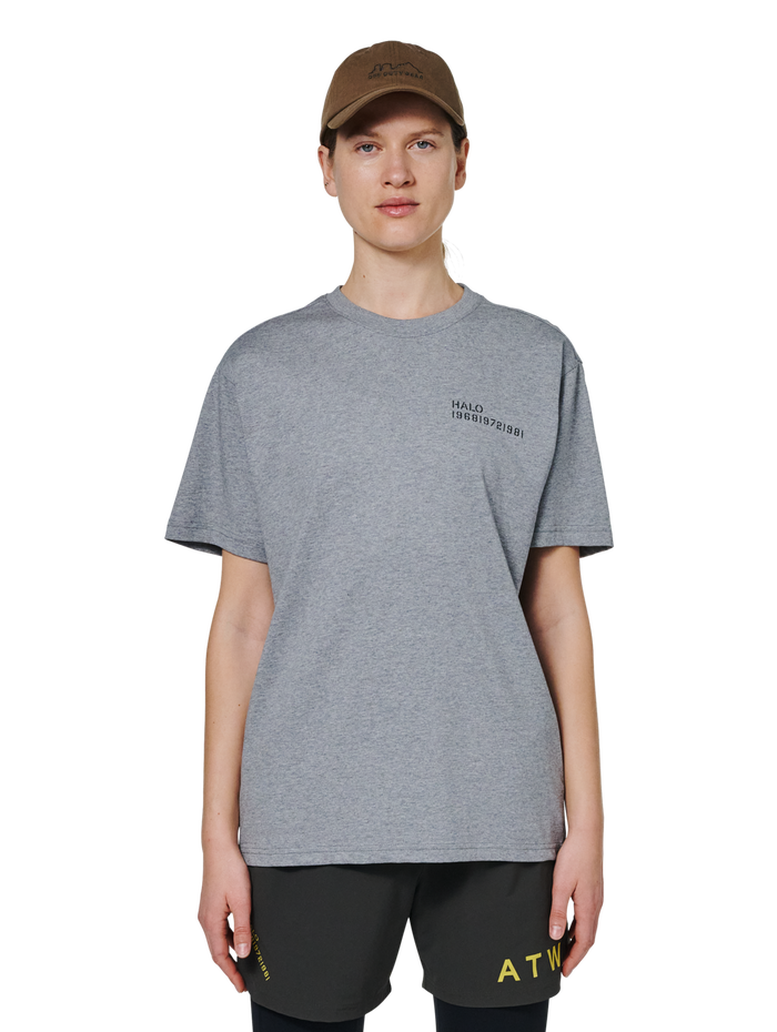 HALO ESSENTIAL T-SHIRT, GREY MELANGE/GREY MELANGE, model