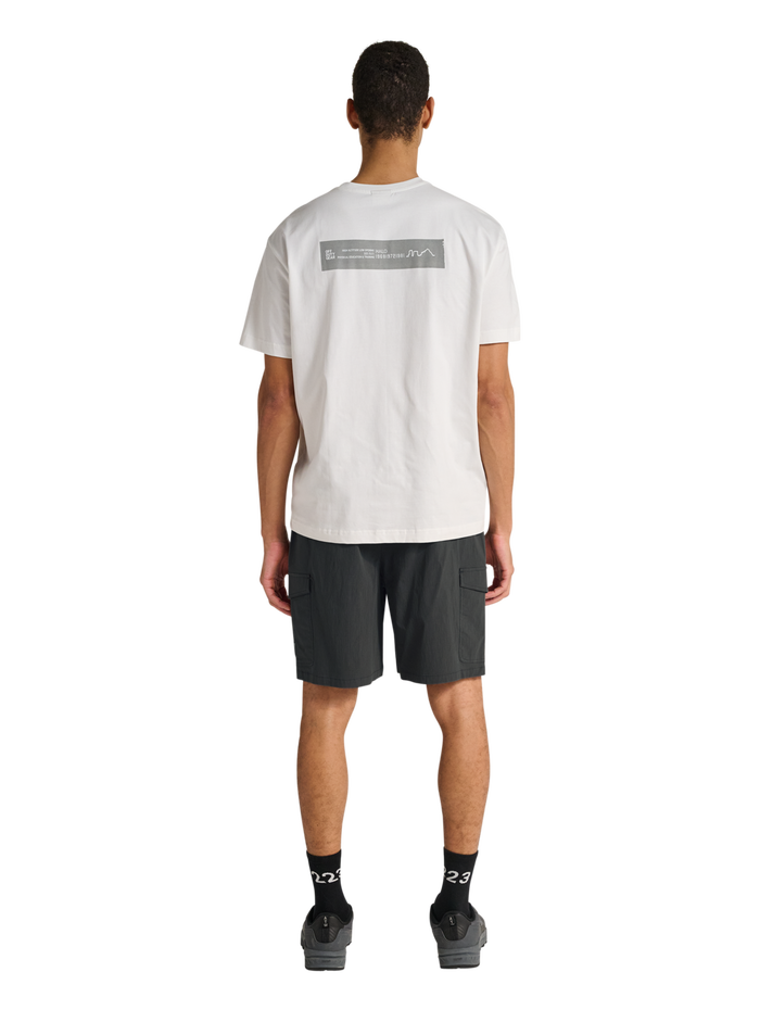 HALO NOVA SHORTS, RAVEN, model