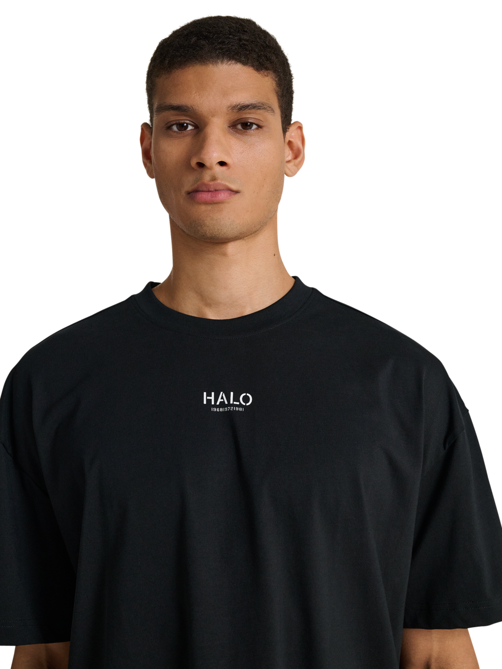 HALO GRAPHIC BOXY T-SHIRT, BLACK/SILVER/SPRING BOQUET, model