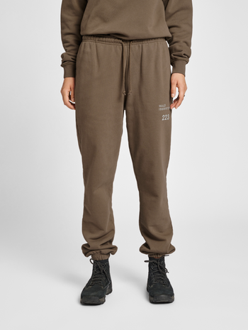 HALO COTTON SWEATPANT, MAJOR BROWN, model
