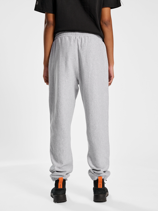 HALO REVERSE WEAVE SWEATPANTS, GREY MELANGE, model