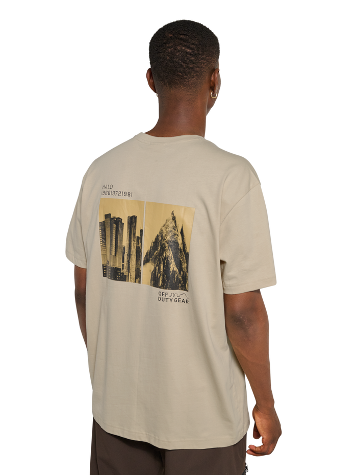 HALO GRAPHIC T-SHIRT, OYSTER GRAY/ASPHALT, model