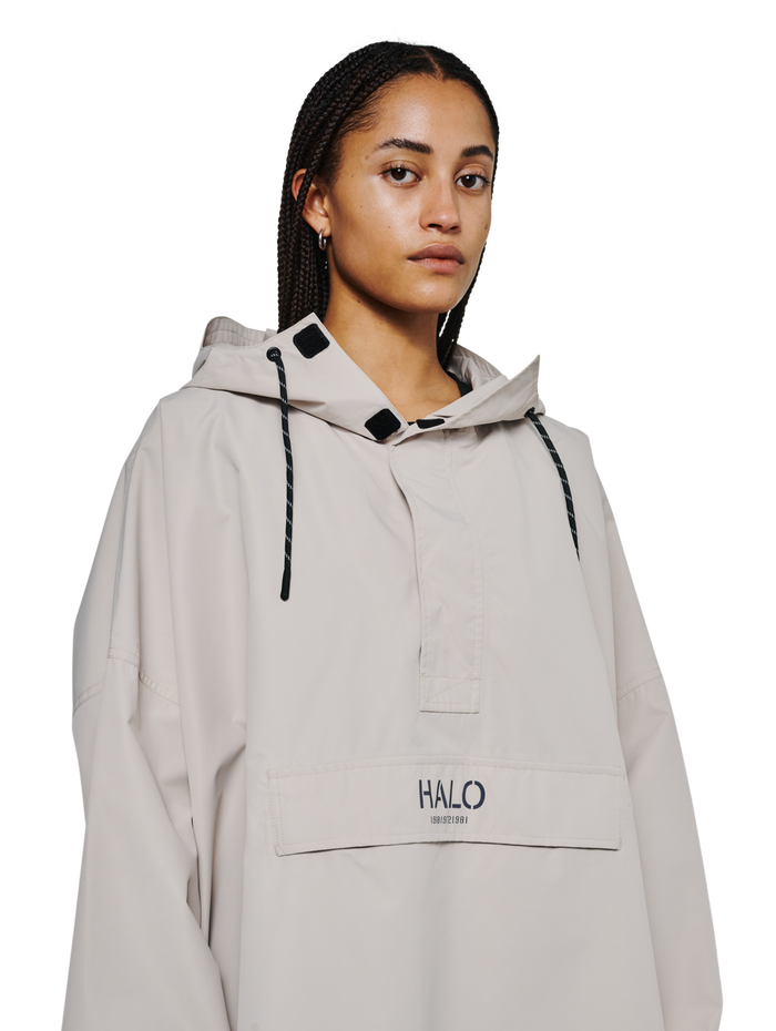 HALO RAINCOVER, SILVER LINING, model