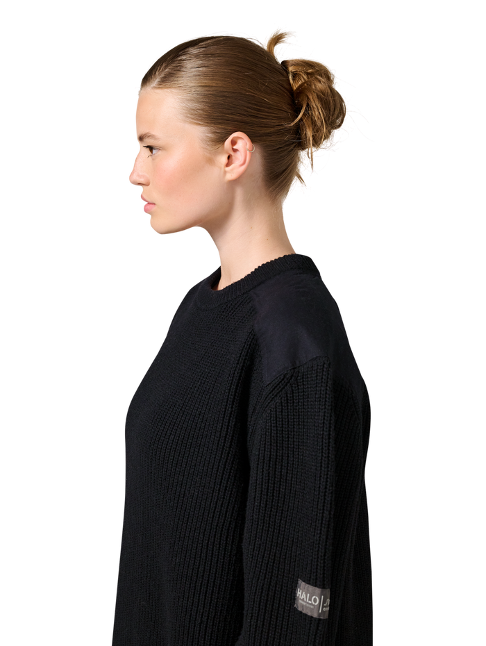 HALO WOOL CREW KNIT, BLACK/BLACK, model