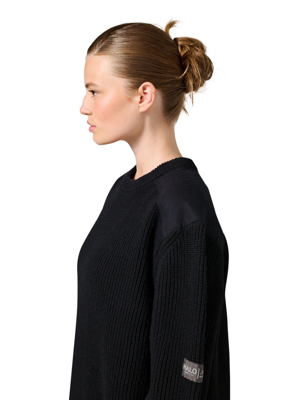 HALO WOOL CREW KNIT, BLACK/BLACK, model