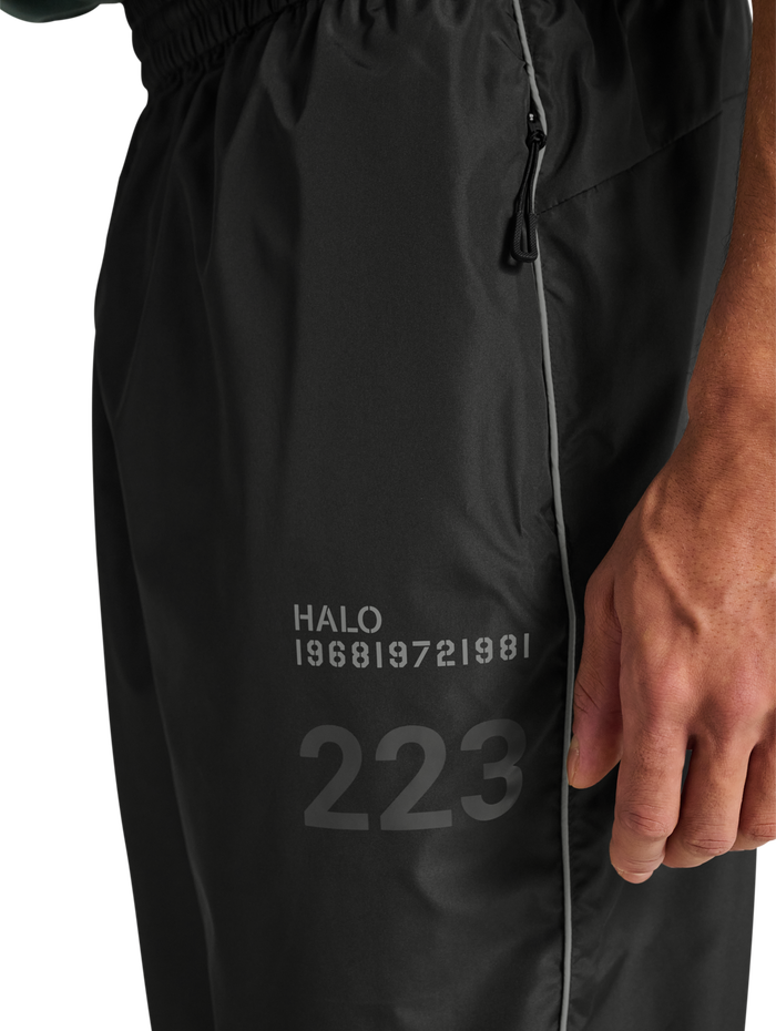 HALO STEEL TRACKSUIT PANTS, RAVEN, model