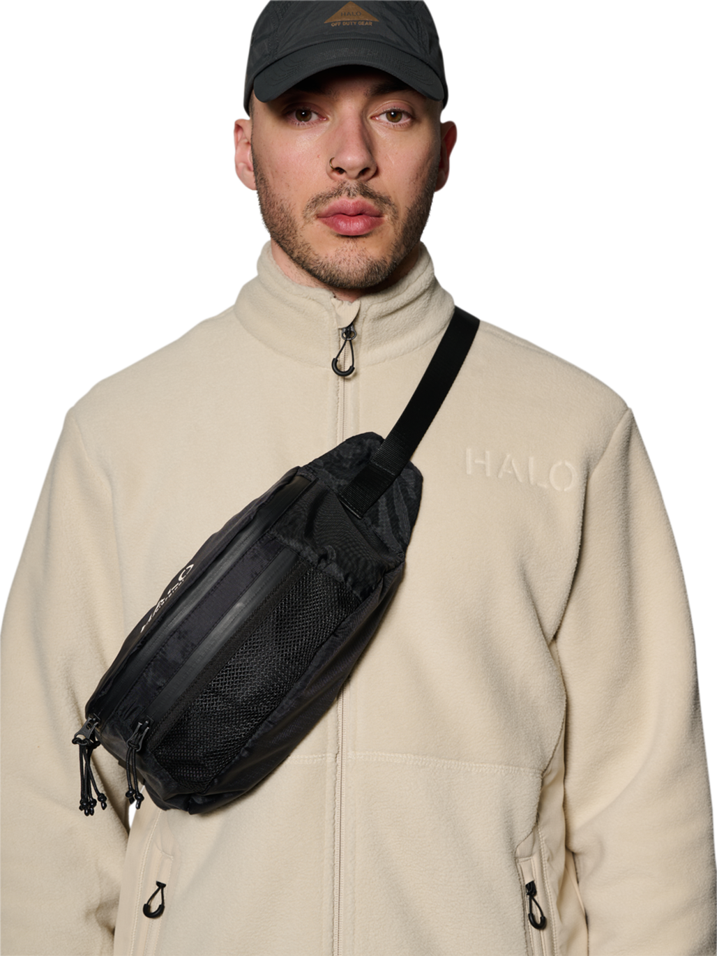 HALO CROSSBODY BAG, BLACK, model