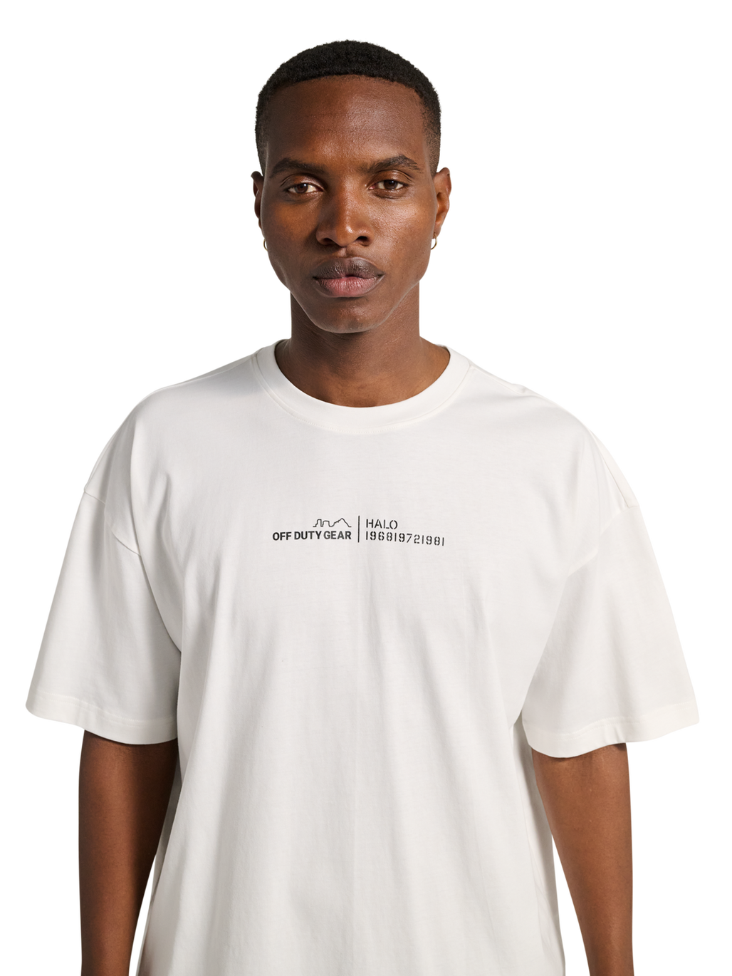 HALO GRAPHIC BOXY T-SHIRT, MARSHMALLOW, model