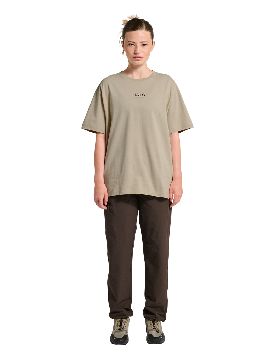 HALO GRAPHIC T-SHIRT, OYSTER GRAY/ASPHALT, model