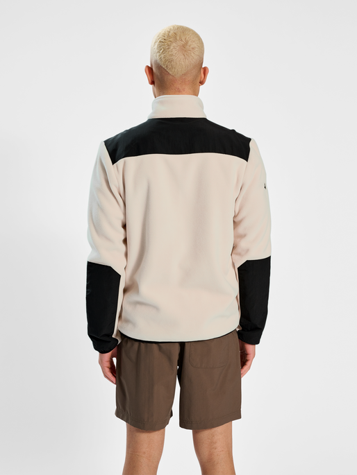 HALO BLOCKED ZIP FLEECE, OYSTER GRAY, model