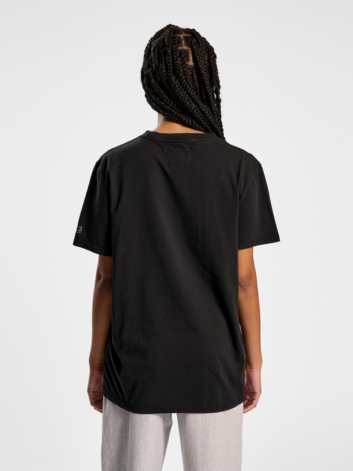 HALO COTTON T-SHIRT, BLACK, model