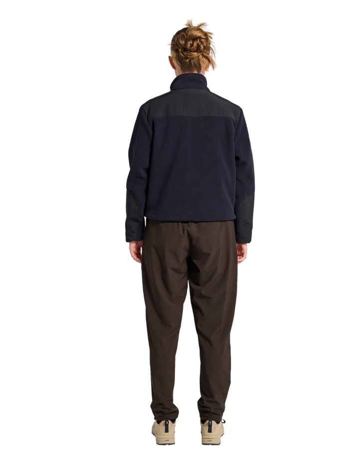 HALO BLOCKED ZIP FLEECE, DEEP WELL, model