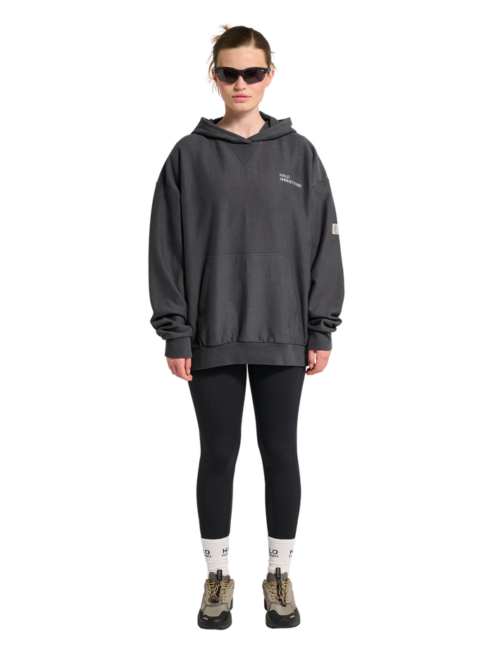 HALO REVERSE BOXY HOODIE, ASPHALT, model