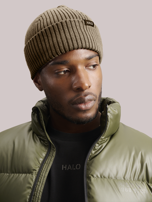 HALO WOOL BEANIE, MOREL, model