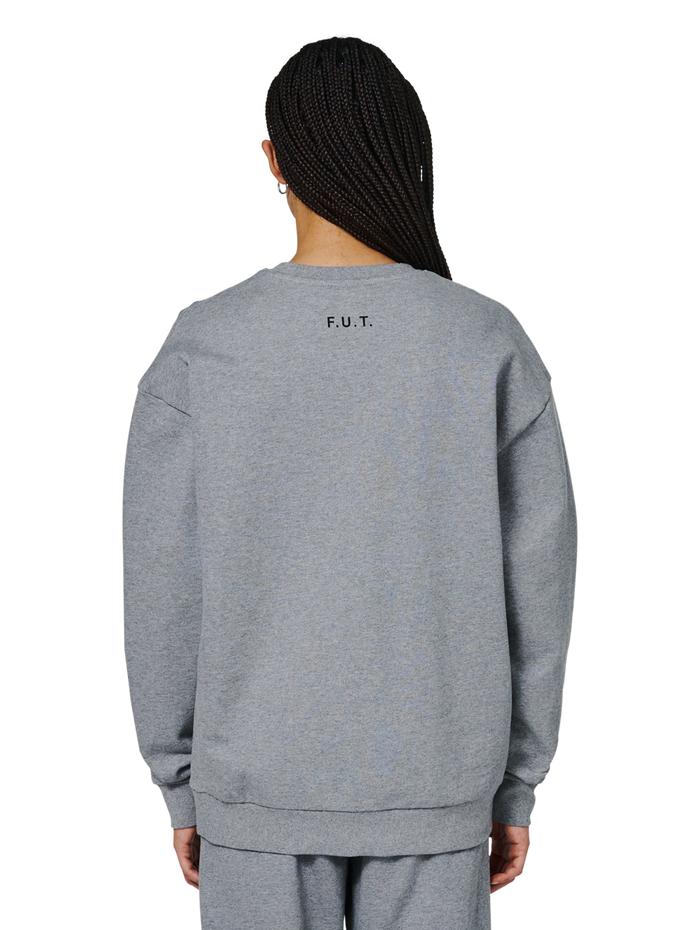 HALO ESSENTIAL CREW, GREY MELANGE, model