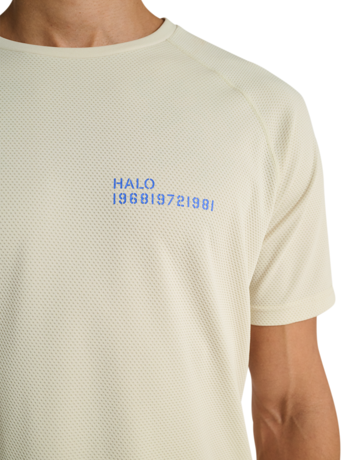 HALO SORONA T-SHIRT, TURTLEDOVE, model