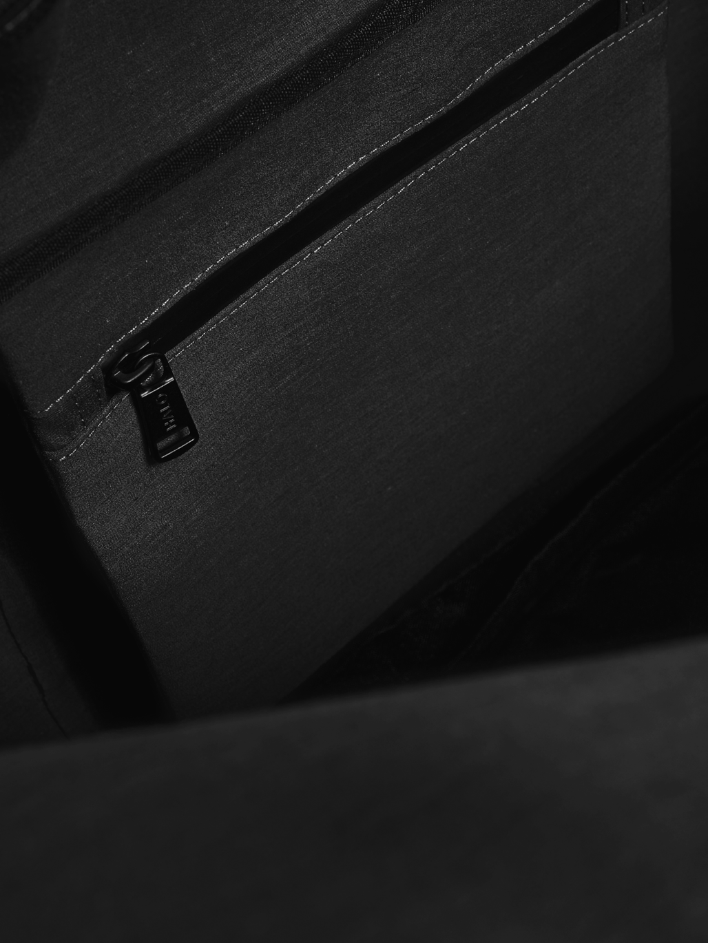 HALO DURA DUFFLE BAG, BLACK, packshot