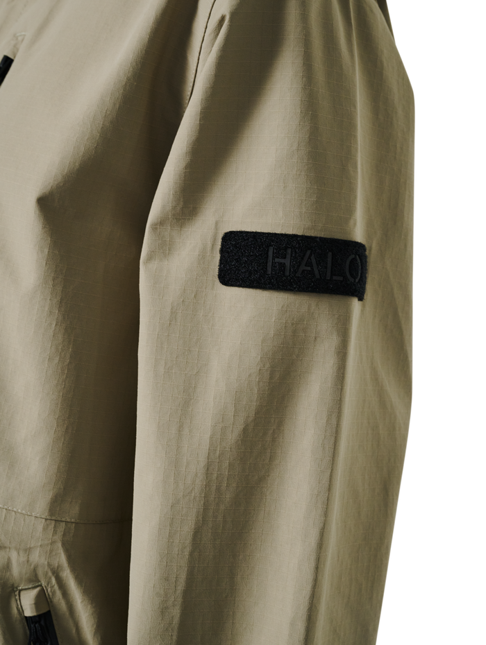 HALO ASSET JACKET, SENECA ROCK, model