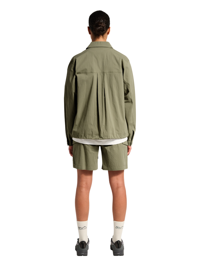 HALO NOVA SHIRT, MERMAID, model