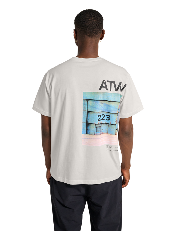 HALO GRAPHIC T-SHIRT, MARSHMALLOW, model