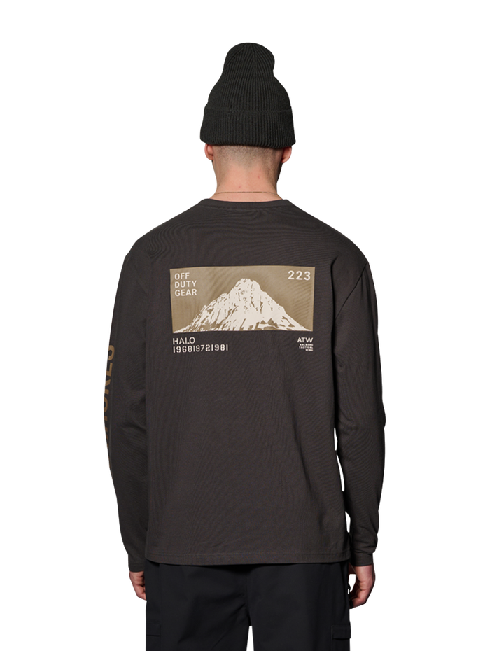 HALO SHORES L/S T-SHIRT, RAVEN, model