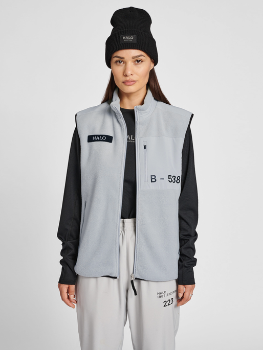 HALO TEDDY FLEECE VEST, HARBOR MIST, model