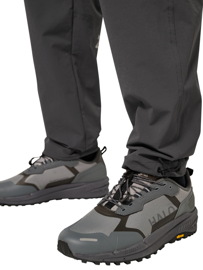 HALO TRAIL PANTS, ASPHALT, model