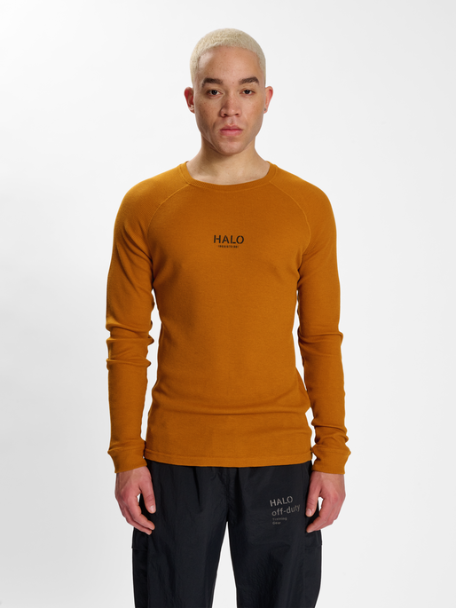 HALO WAFFLE LONGSLEEVE, RUST ORANGE, model