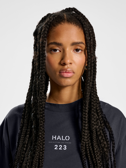 HALO HEAVY GRAPHIC TEE, EBONY, model
