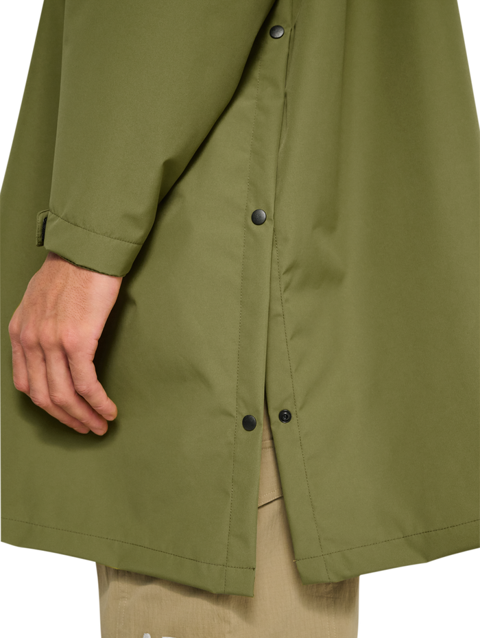 HALO RAINCOVER, OLIVE DRAB, model