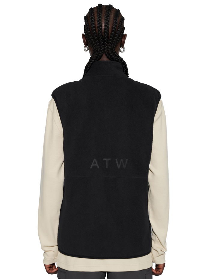 HALO ATW TEDDY FLEECE VEST, BLACK, model