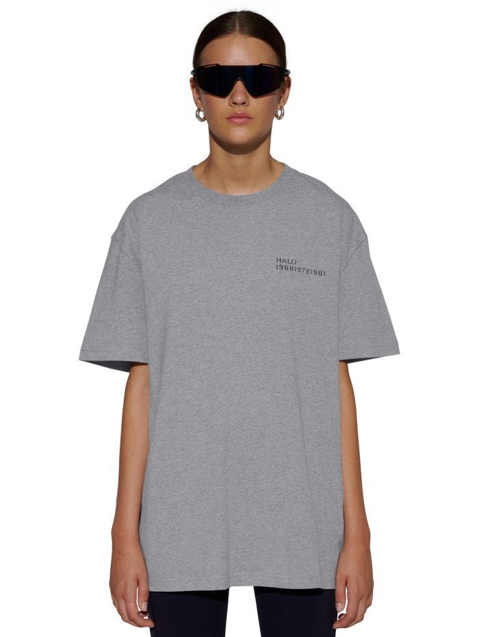 HALO ESSENTIAL T-SHIRT, GREY MELANGE, model