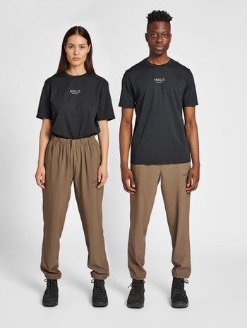 HALO TRAINING TEE, BLACK, model