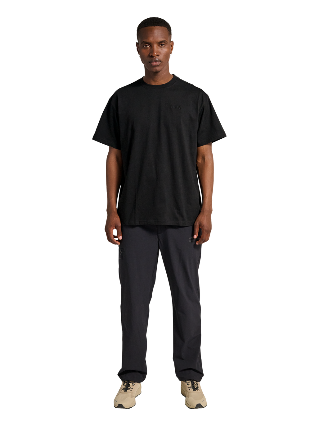 HALO LOGO T-SHIRT, BLACK, model