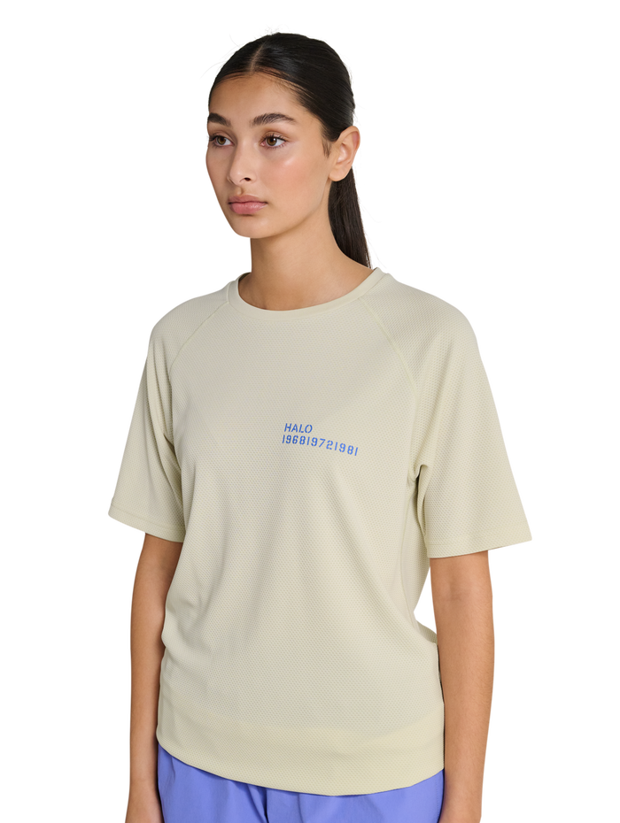 HALO SORONA T-SHIRT, TURTLEDOVE, model
