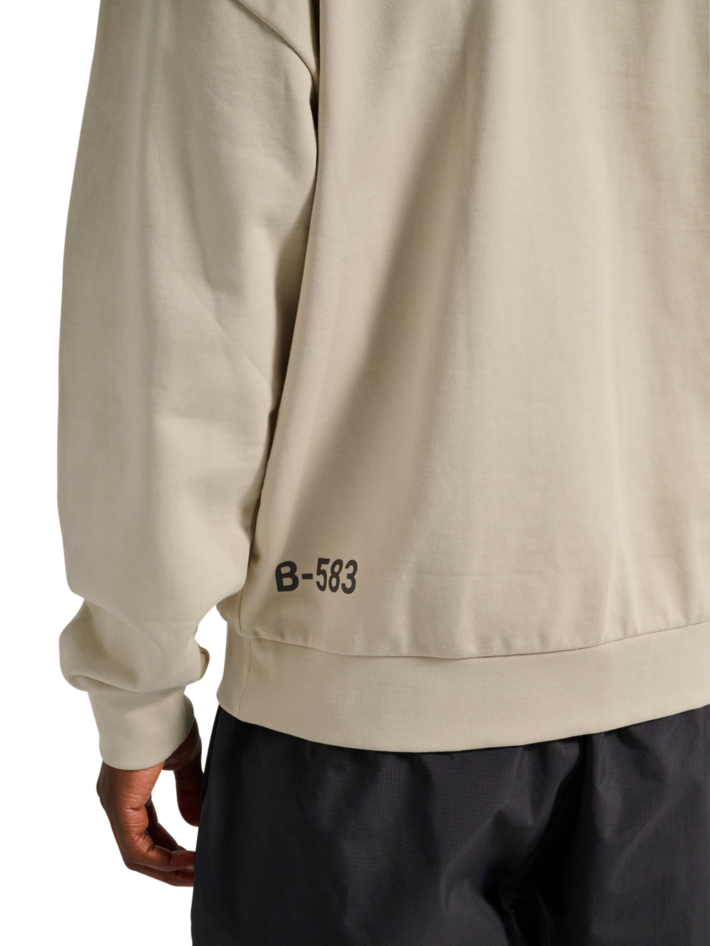 HALO GRAPHIC BOXY CREW, OYSTER GRAY, model