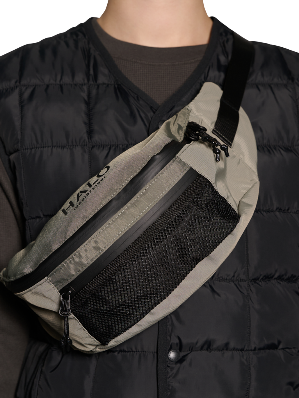 HALO CROSSBODY BAG, SENECA ROCK, model