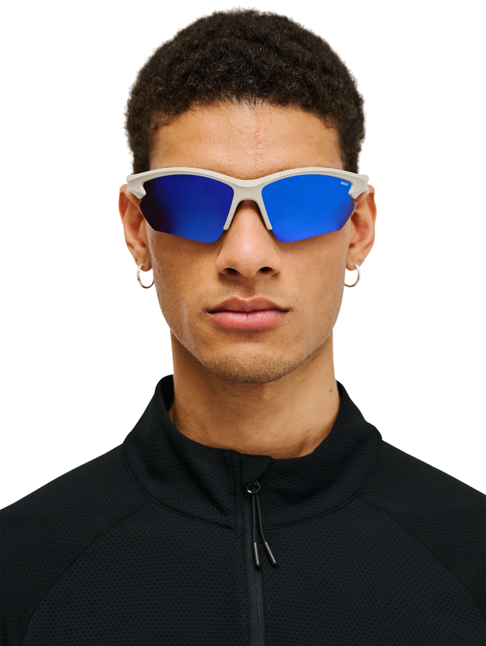 HALO X MESSY WEEKEND SUNGLASS NO 1, !BLUE HEAVEN, model