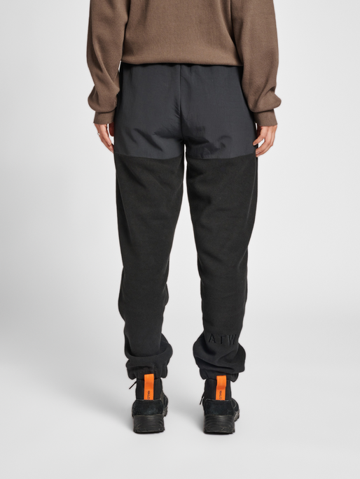 HALO FLEECE PANTS, BLACK, model