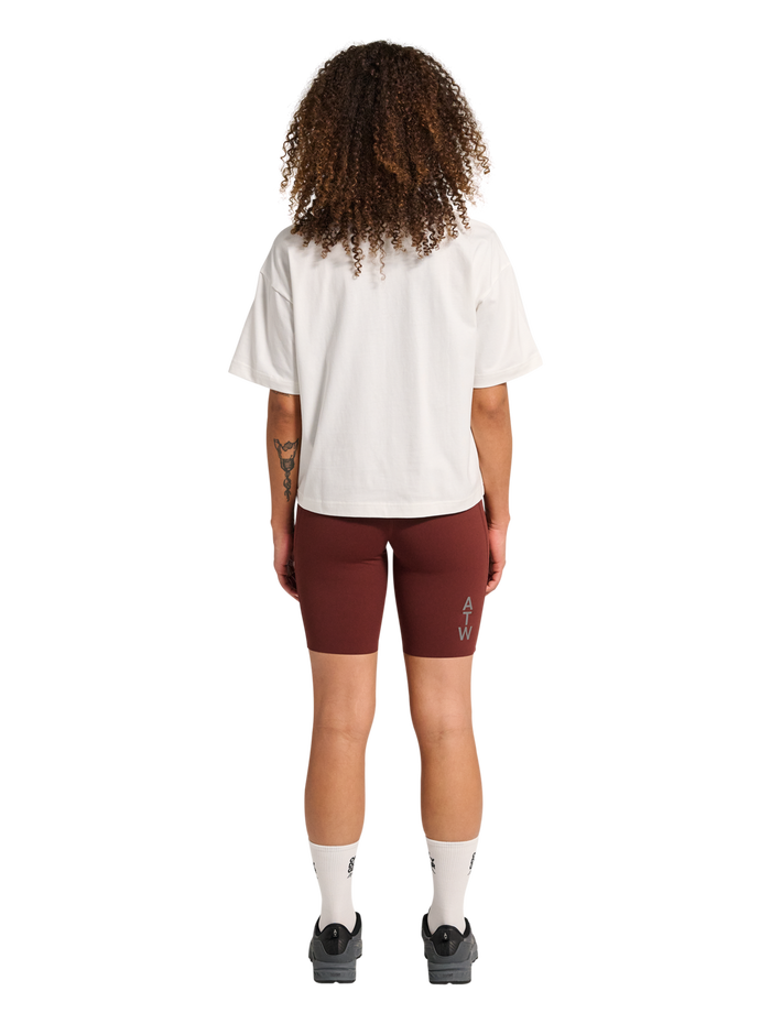 HALO WOMEN LOGO T-SHIRT, MARSHMALLOW, model