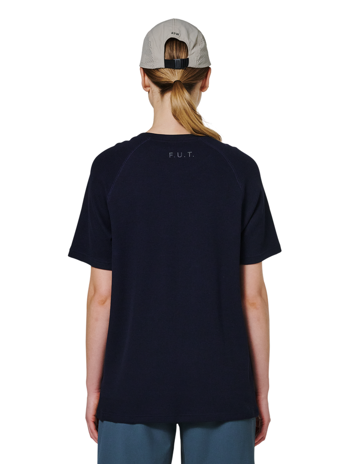 HALO SKYHOOK T-SHIRT, DEEP WELL, model