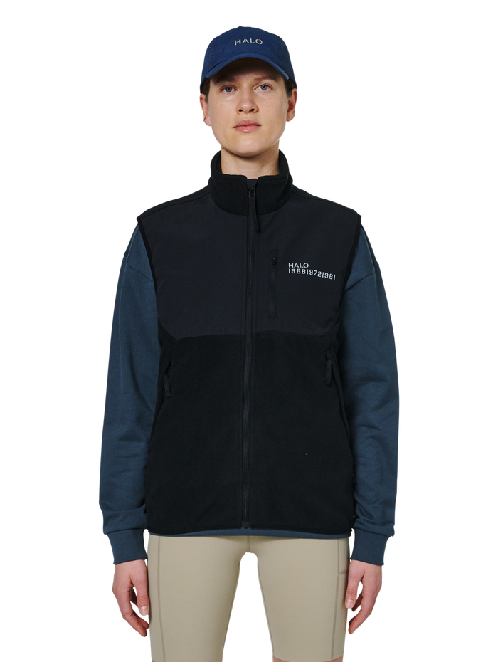 HALO BLOCKED FLEECE VEST, BLACK, model