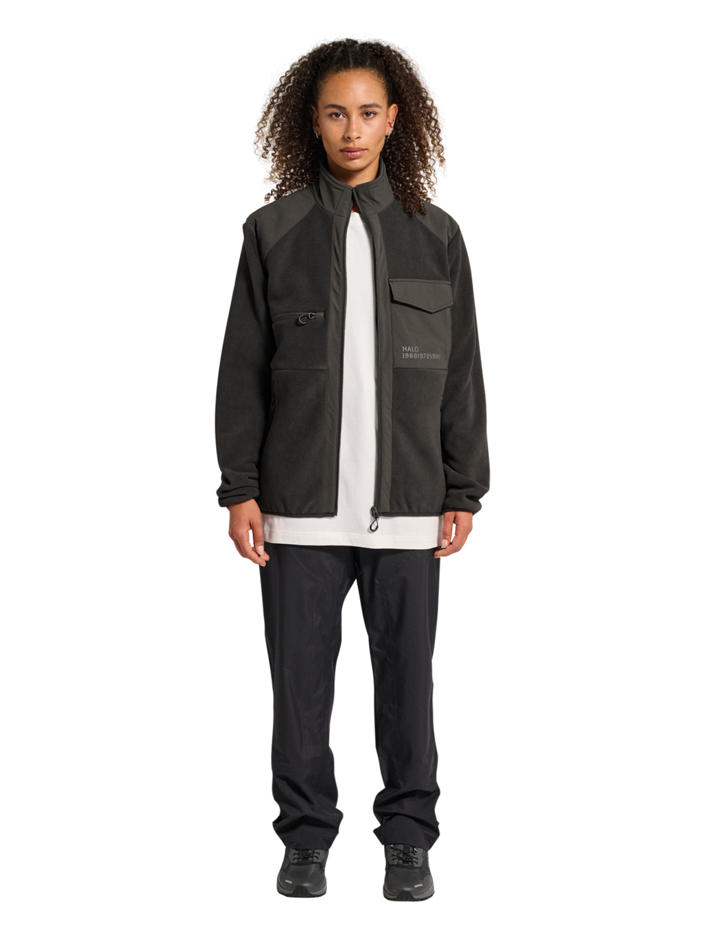 HALO PANELED FLEECE JACKET, RAVEN, model