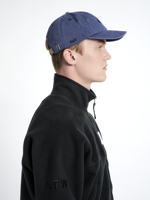 HALO CAP, BLUE, model