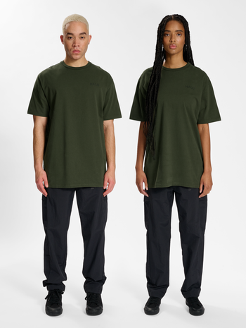 HALO HEAVY GRAPHIC T-SHIRT ATW, FOREST NIGHT, model