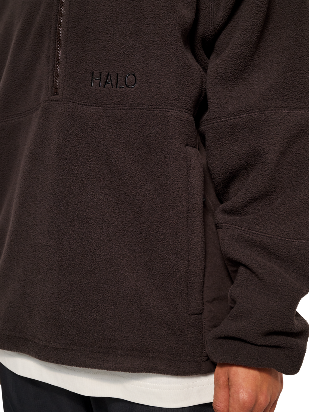 HALO TEDDYFLEECE PULLOVER, CHOCOLATE TORTE, model