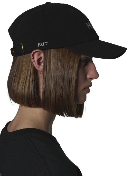 HALO CAP, BLACK, model